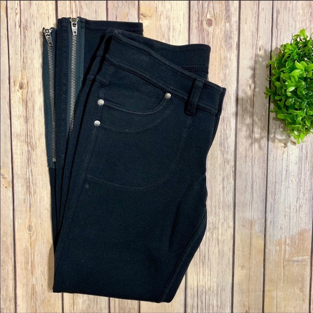 Athleta | Slim Fit Trek Jegging Pants